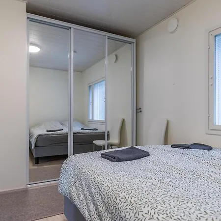 Renkaranta - Modern For 8-12 Person, Own Beach, Sauna & Hot Tub - Surrounded By Forests 海门林纳