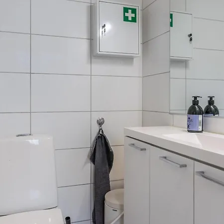 别墅 Renkaranta - Modern For 8-12 Person, Own Beach, Sauna & Hot Tub - Surrounded By Forests