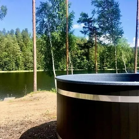 Renkaranta - Modern For 8-12 Person, Own Beach, Sauna & Hot Tub - Surrounded By Forests Hämeenlinna