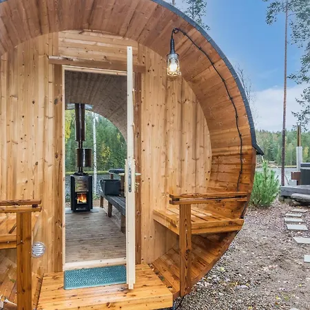 Renkaranta - Modern For 8-12 Person, Own Beach, Sauna & Hot Tub - Surrounded By Forests