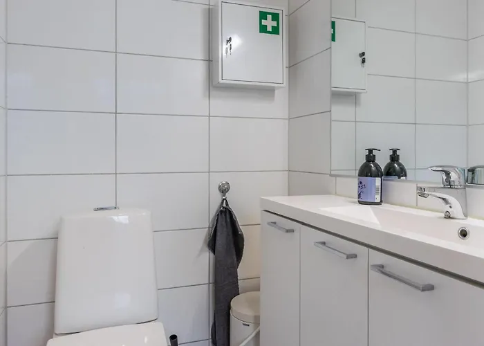 Villa Renkaranta - Modern For 8-12 Person, Own Beach, Sauna & Hot Tub - Surrounded By Forests