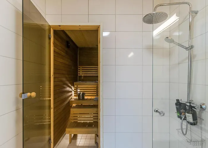 Villa Renkaranta - Modern For 8-12 Person, Own Beach, Sauna & Hot Tub - Surrounded By Forests