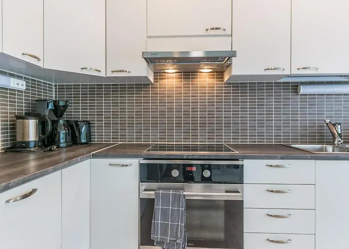 Villa Renkaranta - Modern For 8-12 Person, Own Beach, Sauna & Hot Tub - Surrounded By Forests *