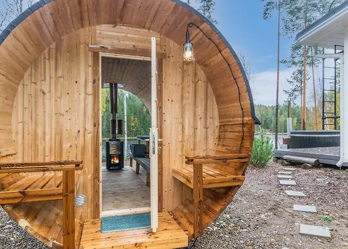 Renkaranta - Modern For 8-12 Person, Own Beach, Sauna & Hot Tub - Surrounded By Forests